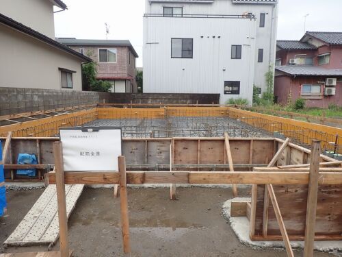 ��b�z�،�����