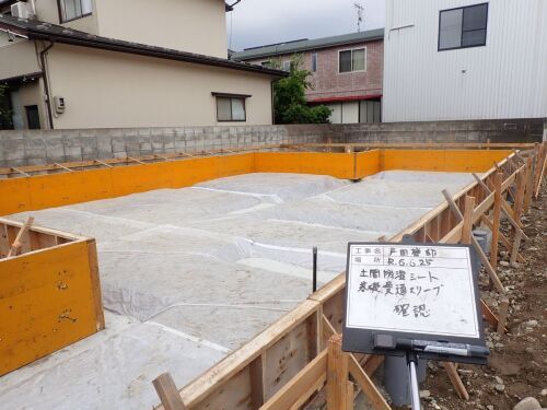 �����Ɏ��C���N������̂�h�����߁A�h���V�[�g���{�H���Ă��܂��B